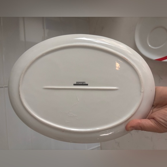 2 Ferrari Oval Plate with Red and Green Stripes - Picture 5 of 6